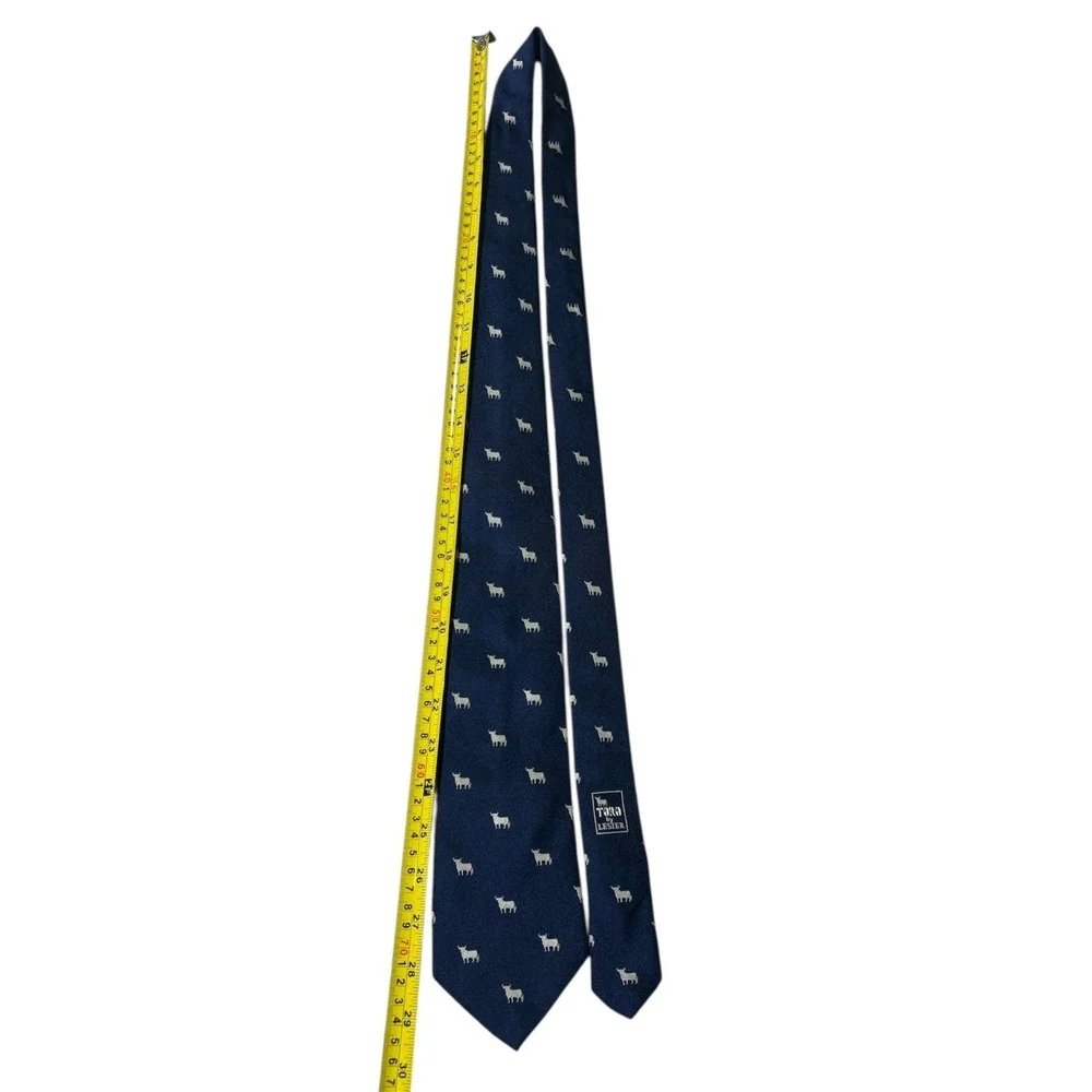 Lester Men's Navy White Animal Print 100% Silk Twill Tie Classic Size One Piece